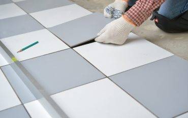 0205090001-1-Tiling-Work-Installation-shutterstock_196421168