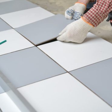 0205090001-1-Tiling-Work-Installation-shutterstock_196421168