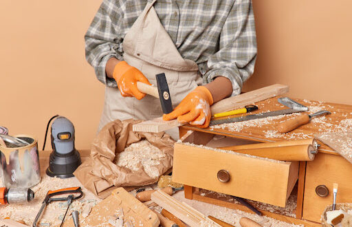 unnamed (1) Cropped shot of unrecognizable skilled female jointer uses carpentry tools holds hammer involved in woodwork works in workshop dressed in checkered shirt overalls and gloves enjoys her profession SSUCv3H4sIAAAAAAAACpyRwW7DIAyG75P2DhHnRkpCk7R7lWoHB2iDSqEC0mmq+u4zkFQ+75b/s/3zO35+flQVmyBowb6qZ1KotTFLiB6idhZxs1u5V1YqT8nD86GhADRVSurovAZD4QRRzBZuCqFdjEn4lYssRIhLUCFlWZGAqC7oUeDbogQ+FV1thVzECSwxtiMsLFNmGyrm/5osH9/vhS/Kit8cmCzilVFQFjmVVnb9icrf6GqwSO3IVg8nwKQGTpzuXgttL2TMxTkfYRsTbrHRpwjv5Mw4d4fJpF98Rk+18RlCwHa5cfKQwJO7G3nHupgXWF2ZxEsk2XLeNUN7PPC+GUcU7dpQrjdr9MlxNiPU4qolXV2nBIzLg5j2XV+PwzDV+7EXNez7pj4r3g1ylJ0AiT/+9QcAAP//AwB02v0zpgIAAA==